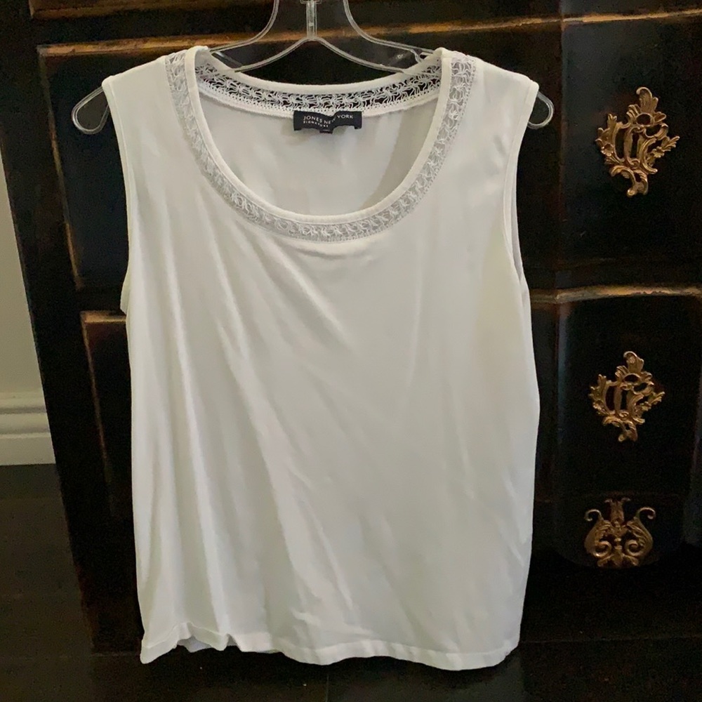 JONES NEW YORK  White Tee Sleeveless Tank Top